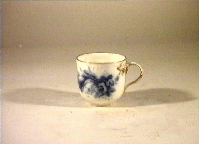 motivi decorativi vegetali e animali (tazza) - manifattura reale di Prussia (sec. XIX)