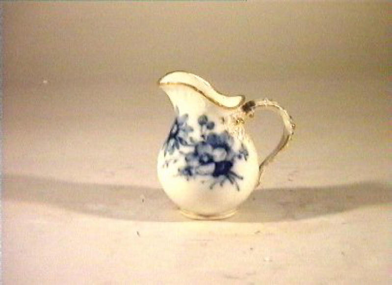 motivi decorativi vegetali e animali (lattiera) - manifattura reale di Prussia (sec. XIX)