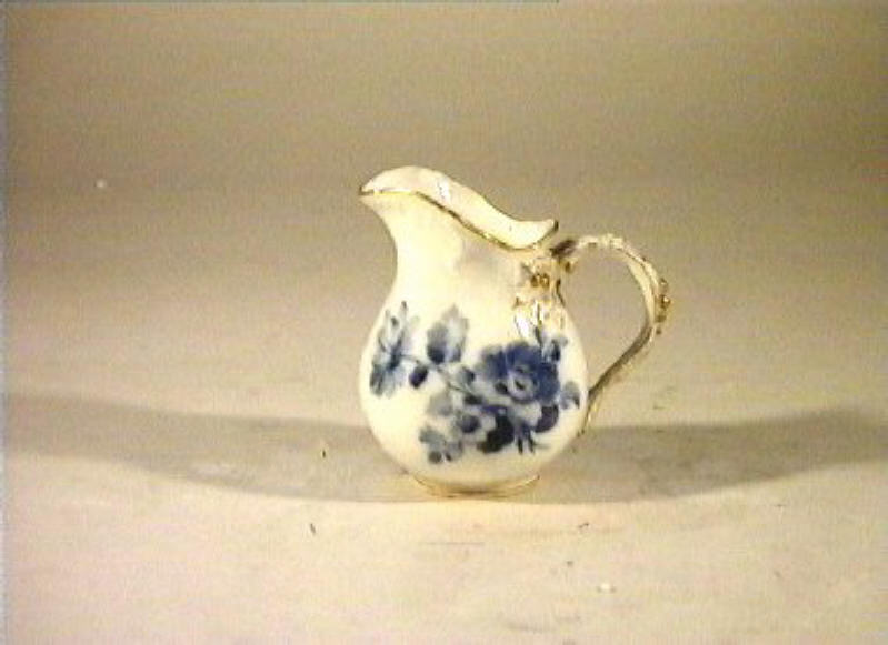 motivi decorativi vegetali e animali (lattiera) - manifattura reale di Prussia (sec. XIX)