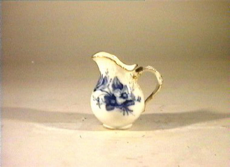 motivi decorativi vegetali e animali (lattiera) - manifattura reale di Prussia (sec. XIX)