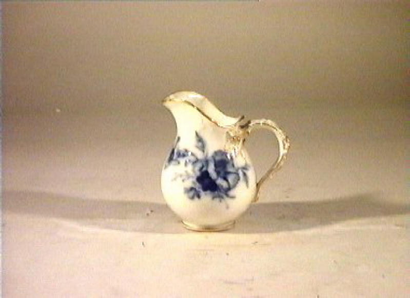 motivi decorativi vegetali e animali (lattiera) - manifattura reale di Prussia (sec. XIX)