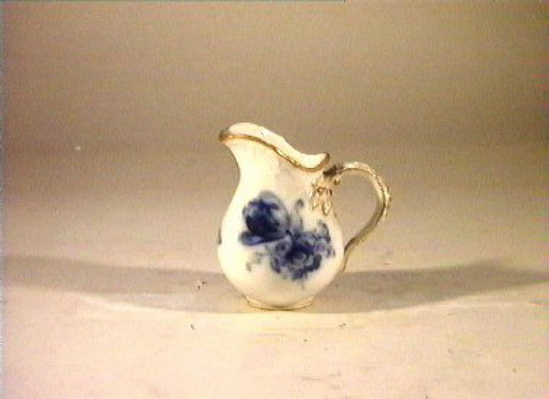 motivi decorativi vegetali e animali (lattiera) - manifattura reale di Prussia (sec. XIX)