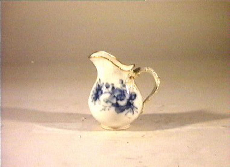 motivi decorativi vegetali e animali (lattiera) - manifattura reale di Prussia (sec. XIX)