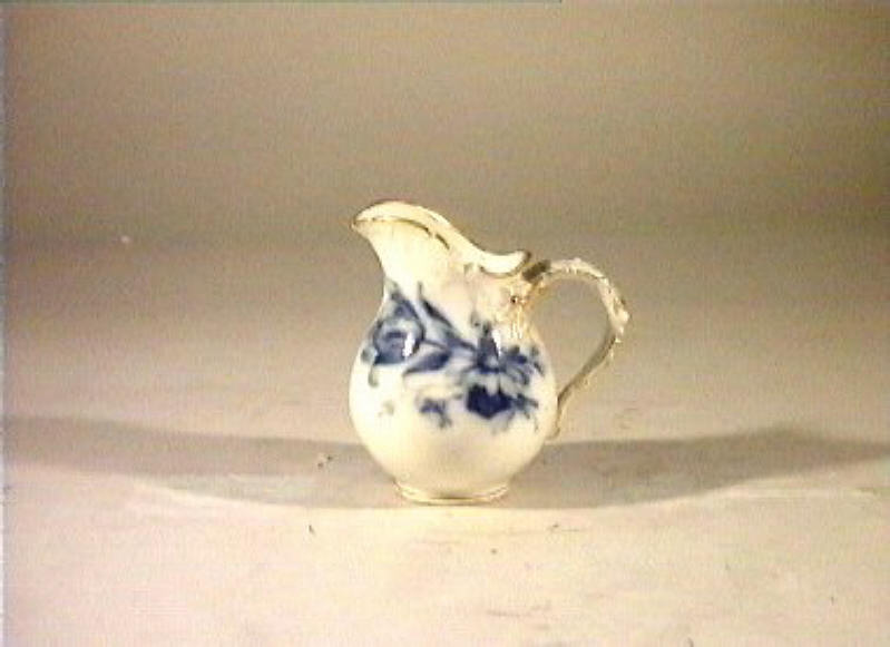 motivi decorativi vegetali e animali (lattiera) - manifattura reale di Prussia (sec. XIX)