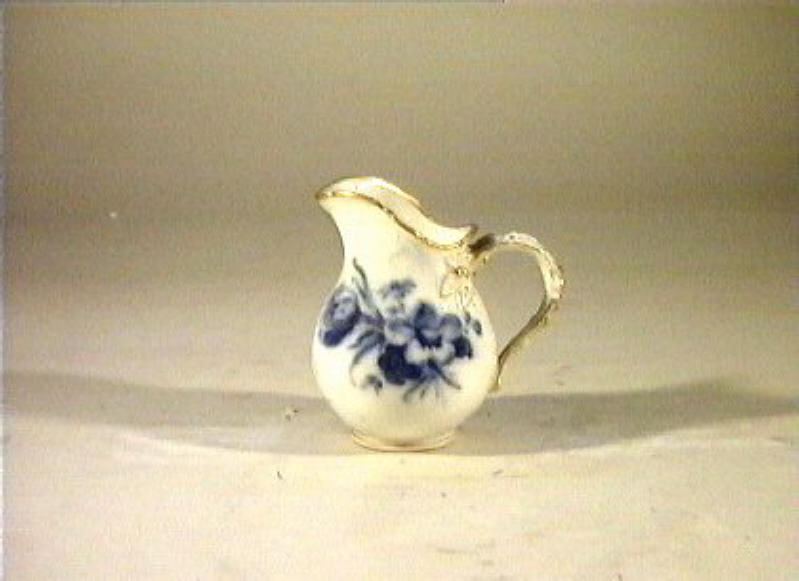 motivi decorativi vegetali e animali (lattiera) - manifattura reale di Prussia (sec. XIX)