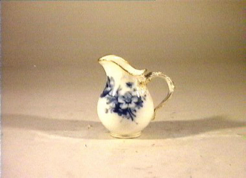 motivi decorativi vegetali e animali (lattiera) - manifattura reale di Prussia (sec. XIX)