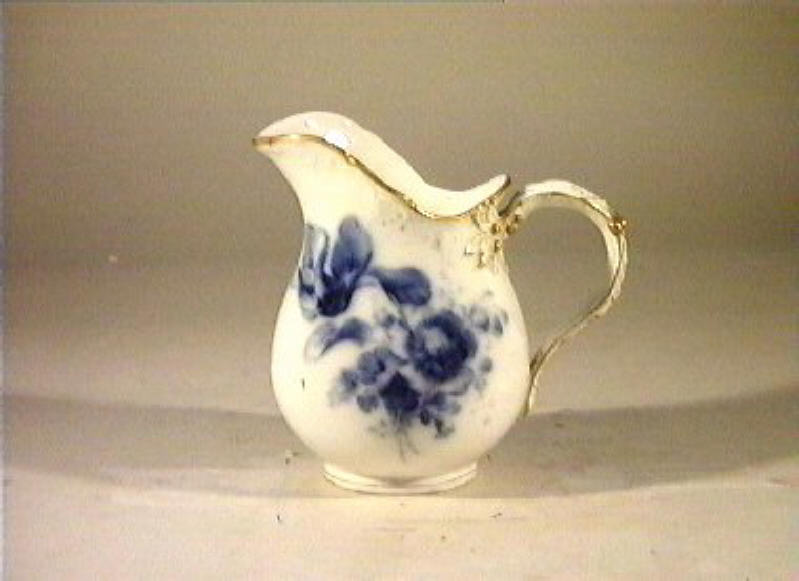 motivi decorativi vegetali e animali (lattiera) - manifattura reale di Prussia (sec. XIX)