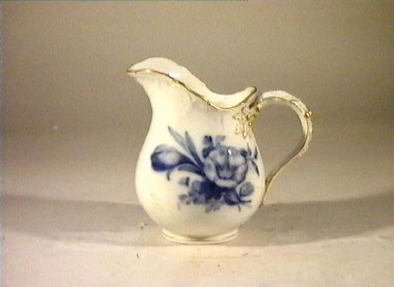 motivi decorativi vegetali e animali (lattiera) - manifattura reale di Prussia (sec. XIX)