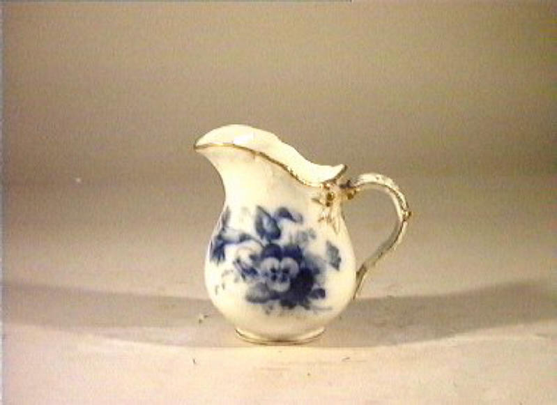 motivi decorativi vegetali e animali (lattiera) - manifattura reale di Prussia (sec. XIX)