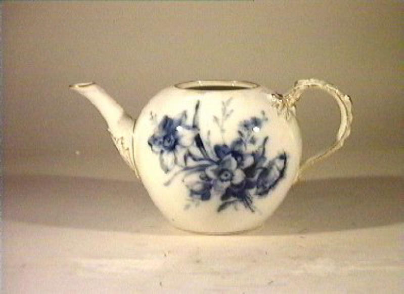 motivi decorativi vegetali e animali (teiera) - manifattura reale di Prussia (sec. XIX)