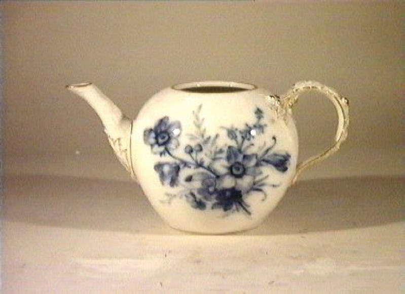 motivi decorativi vegetali e animali (teiera) - manifattura reale di Prussia (sec. XIX)