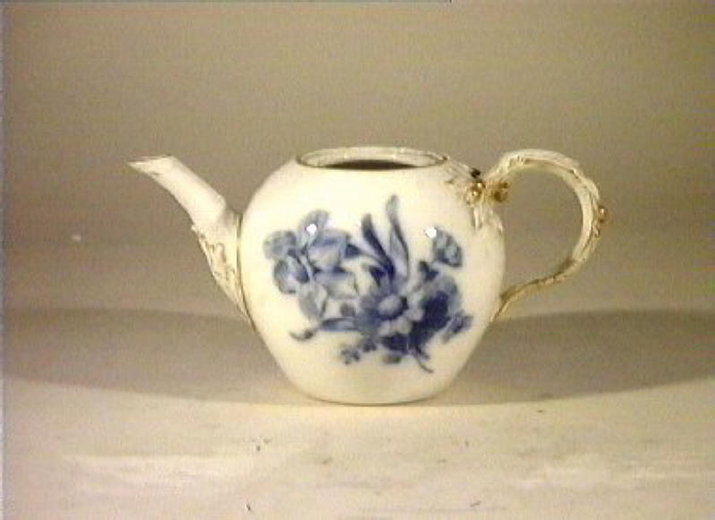 motivi decorativi vegetali e animali (teiera) - manifattura reale di Prussia (sec. XIX)