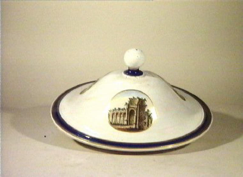 paesaggio con rovine (coperchio) - manifattura di Doccia (sec. XIX)