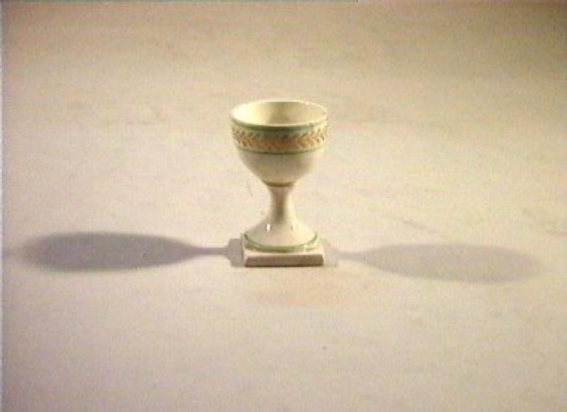 motivi decorativi vegetali (portauovo) - manifattura Del Vecchio (sec. XIX)