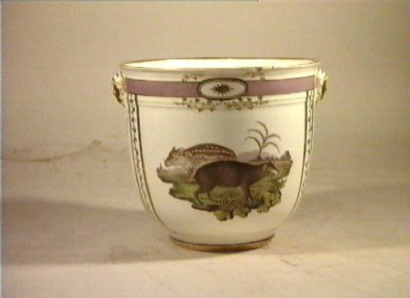 motivi decorativi vegetali e animali (cestino) - Real Fabbrica di Napoli (secc. XVIII/ XIX)