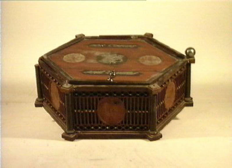 motivi decorativi vegetali (scatola) - bottega viennese (fine/inizio secc. XVIII/ XIX)