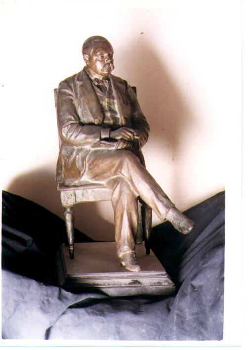 figura maschile seduta (scultura) di Buemi Salvatore (inizio sec. XX)