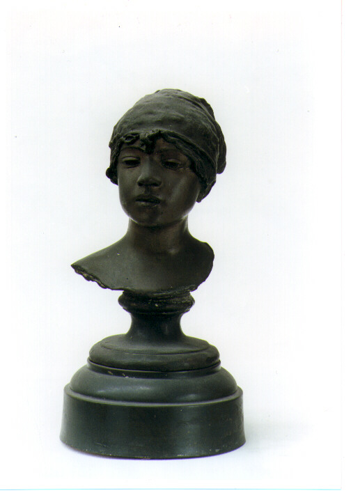 testa di donna (scultura) di Milanese Rocco (sec. XIX)