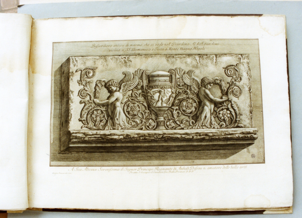 bassorilievo con figure (stampa) di Piranesi Giovanni Battista (sec. XVIII)
