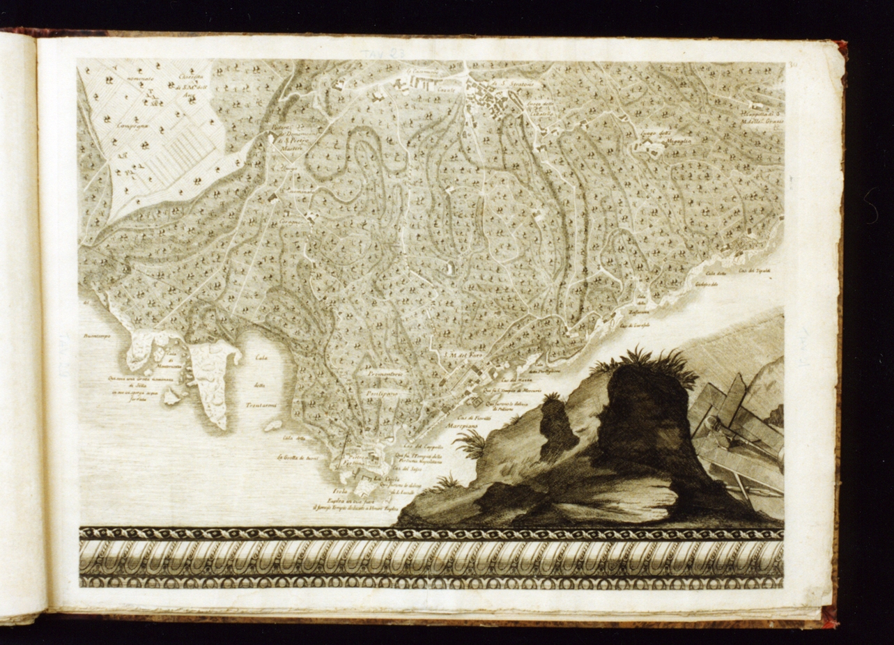 pianta topografica di Napoli con promontorio di Posillipo (stampa) di Carafa Giovanni, Aloja Giuseppe, Carletti Nicolò, Lamarra Francesco, Campana Pietro (sec. XVIII)