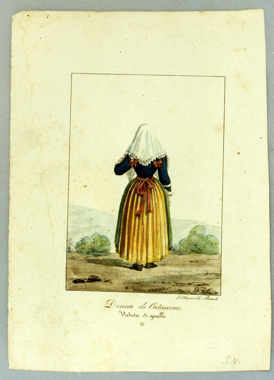 figura femminile in costume tradizionale (stampa a colori) di Bianchi Lorenzo, Cuciniello Domenico (sec. XIX)