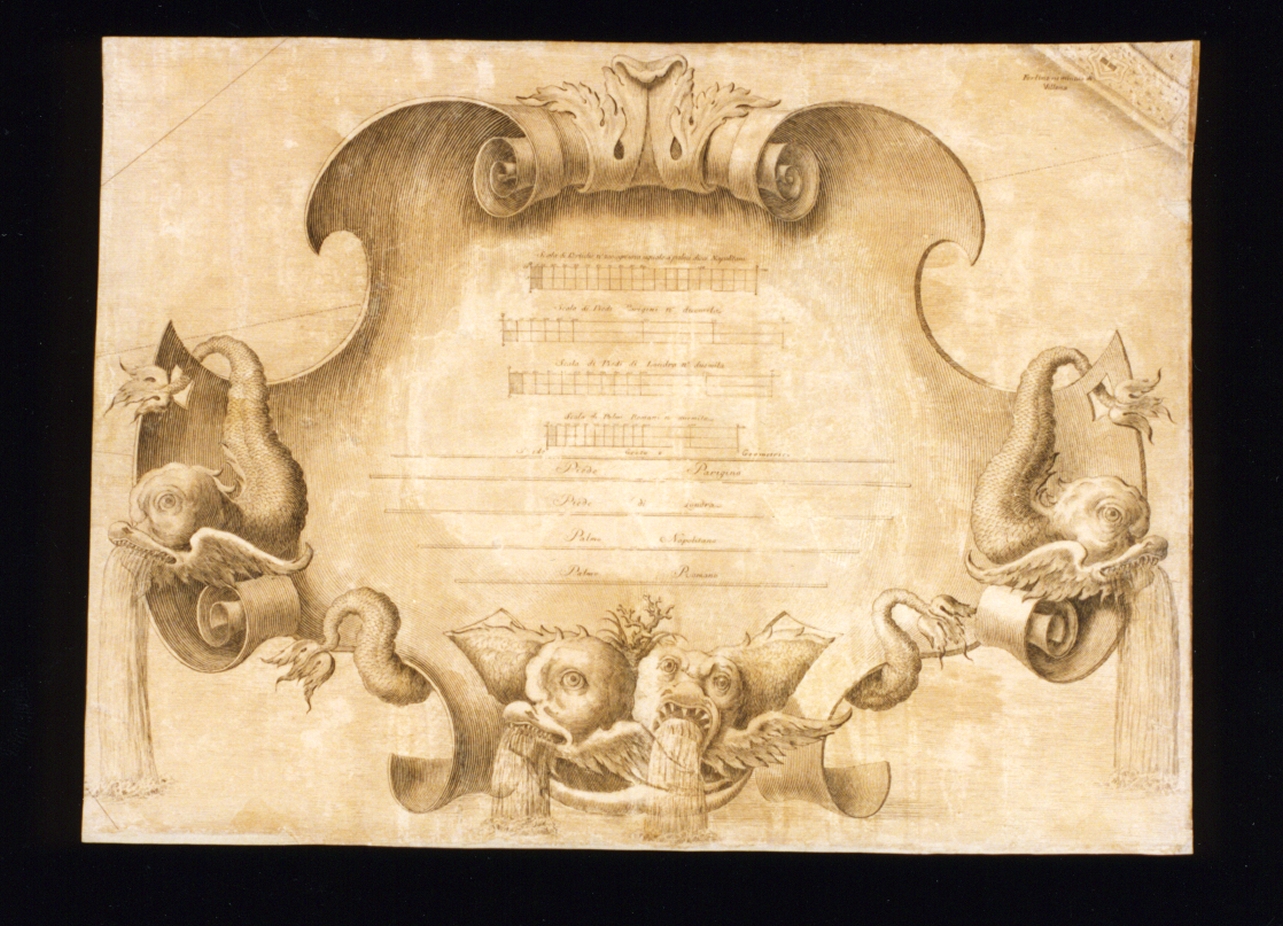 cartiglio con iscrizioni, motivo decorativo fitomorfo e tritoni (stampa) di Campana Pietro, Carafa Giovanni, Lamarra Francesco, Aloja Giuseppe, Carletti Nicolò (sec. XVIII)