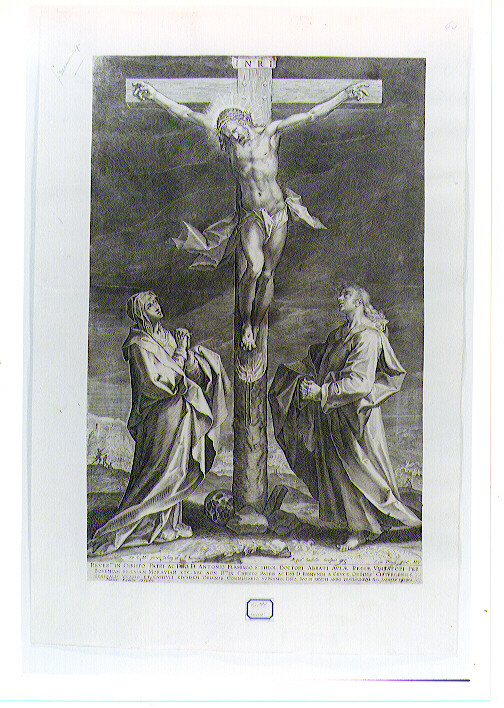 crocifissione di Cristo con la Madonna e San Giovanni Evangelista (stampa) di Von Aachen Hans, Sadeler Aegidius (primo quarto sec. XVII)