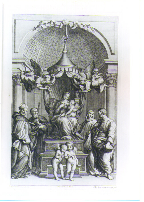 MADONNA CON BAMBINO IN TRONO TRA ANGELI E SANTI (stampa) di Sanzio Raffaello detto Raffaello, Lorenzini Giovanni Antonio detto Fra Antonio, Petrucci Francesco (sec. XVII)