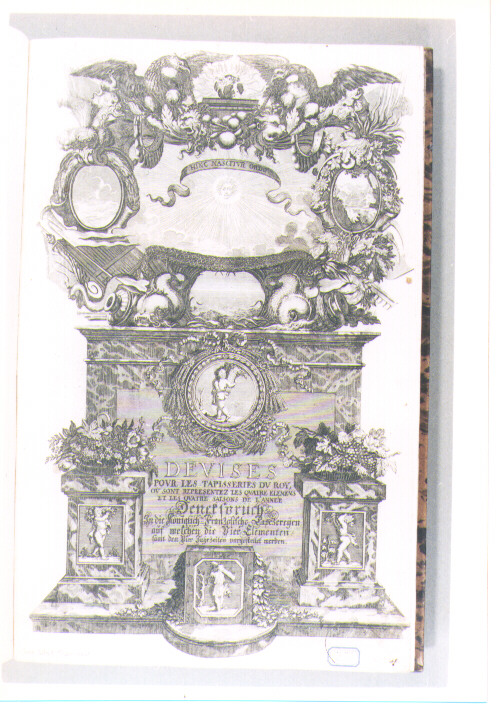 ALLEGORIA DEI QUATTRO ELEMENTI E DELLE QUATTRO STAGIONI ED ELEMENTI DECORATIVI (stampa smarginata) di Kraus Johann Ulrich (sec. XVIII)