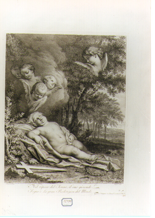GESU' BAMBINO DORMIENTE CON SIMBOLI DELLA PASSIONE (stampa) di Amigoni Jacopo, Wagner Joseph (sec. XVIII)