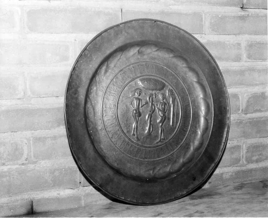 tentazione e caduta di Adamo e Eva (piatto) - bottega campana (secc. XI/ XII)