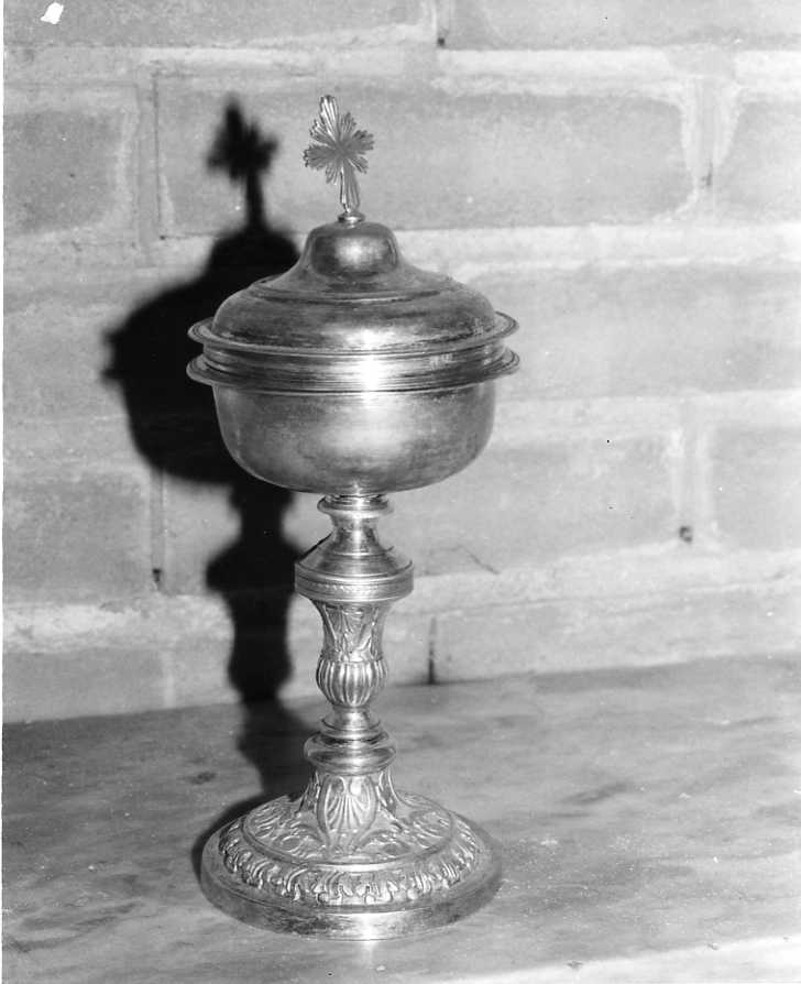 pisside - bottega campana (prima metà sec. XX)