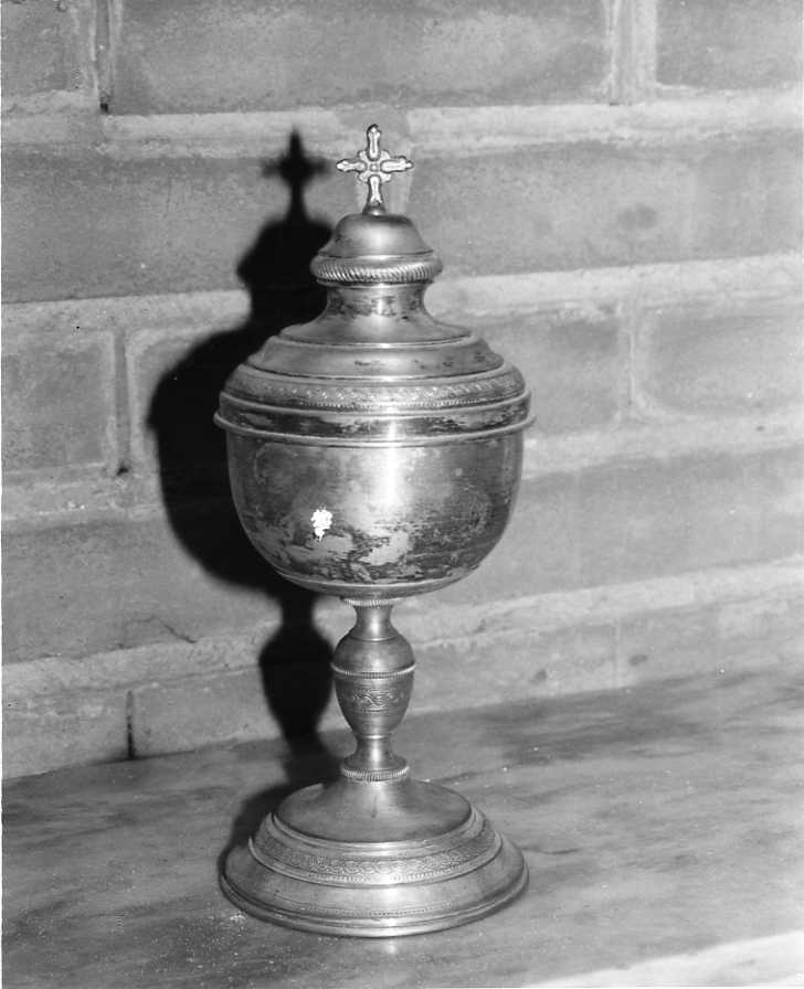 pisside - bottega campana (prima metà sec. XX)