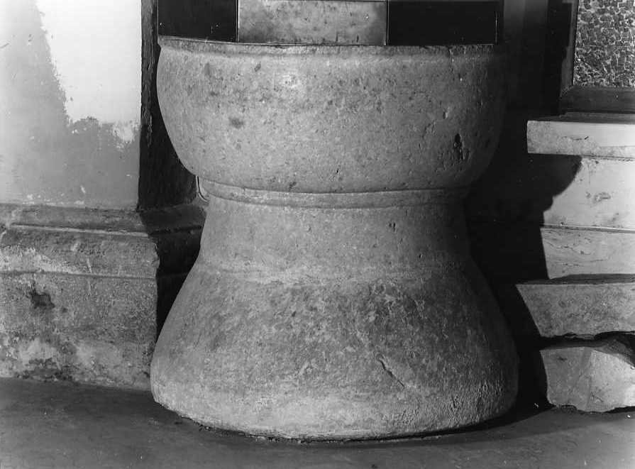 fonte battesimale - bottega campana (sec. XVII)