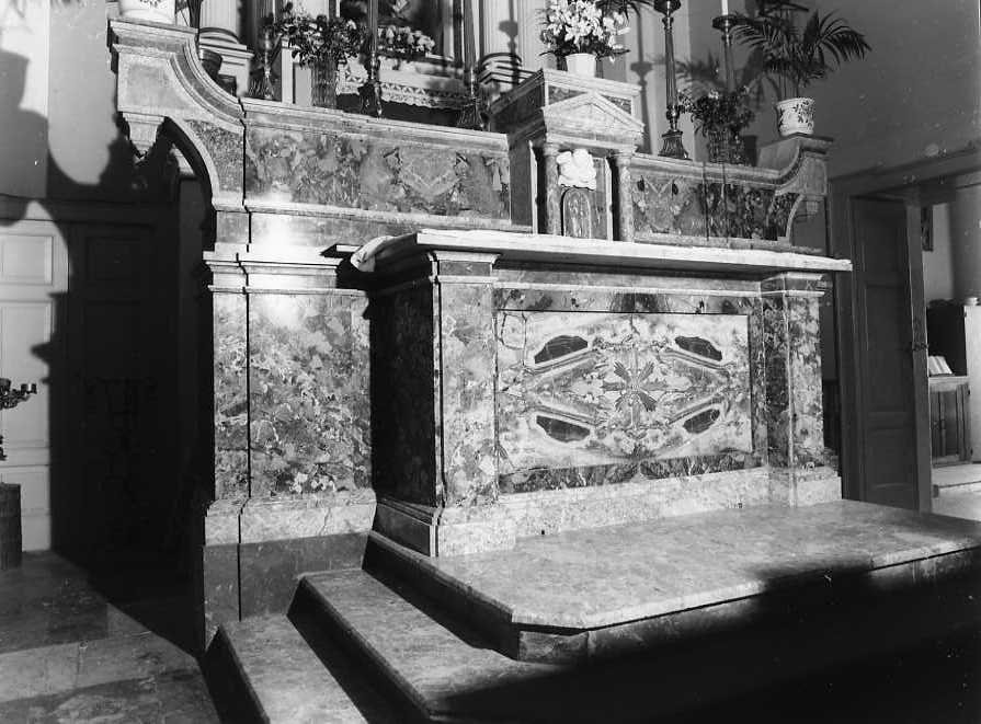 altare maggiore - bottega campana (fine/inizio secc. XIX/ XX)