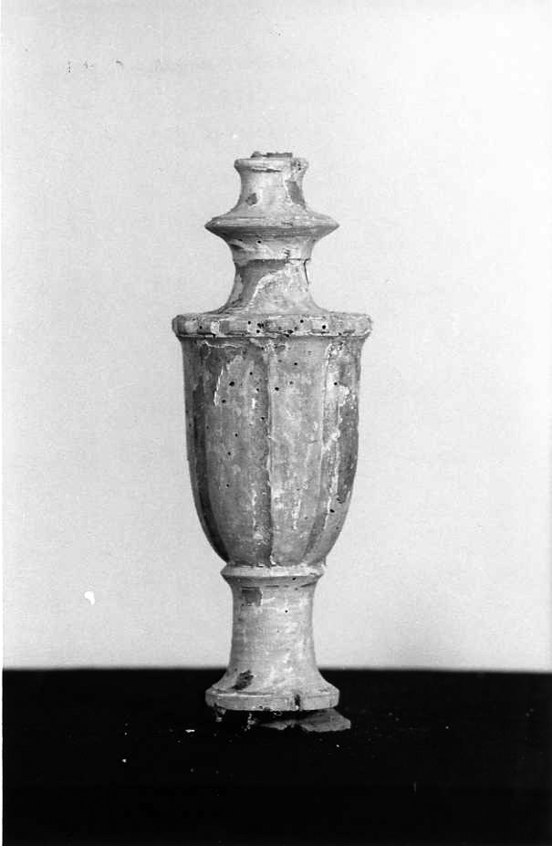 candeliere, frammento - bottega campana (sec. XVIII)