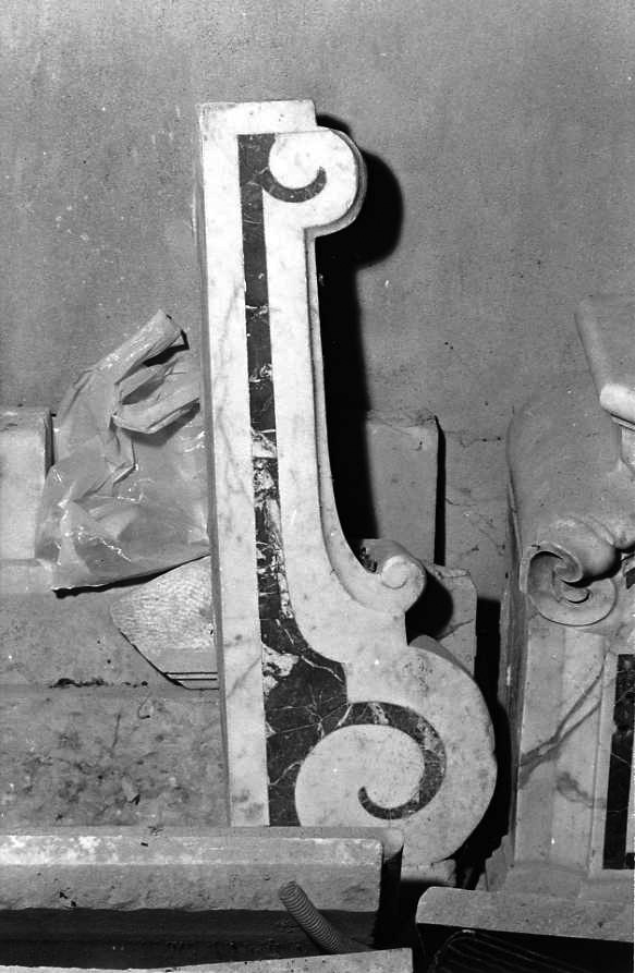 altare, frammento - bottega campana (sec. XVIII)