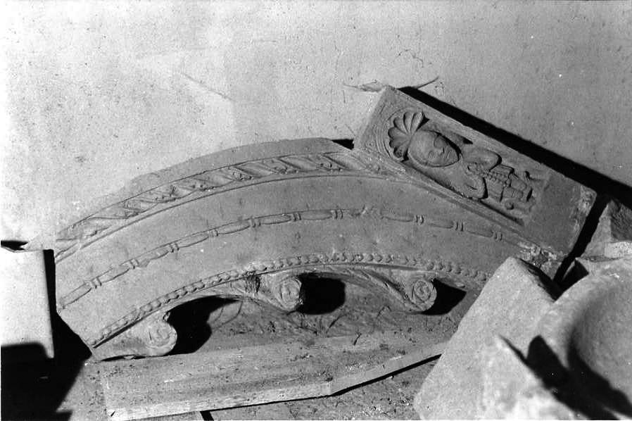 arco, frammento - bottega campana (sec. XV)