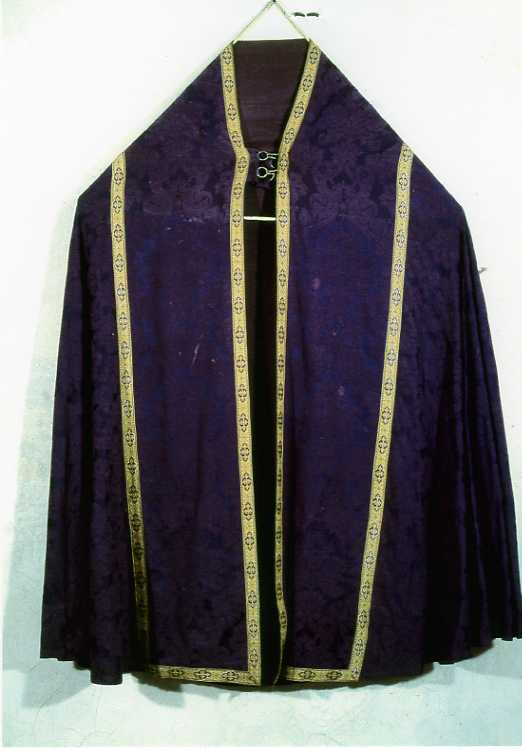 piviale - manifattura campana (prima metà sec. XX)