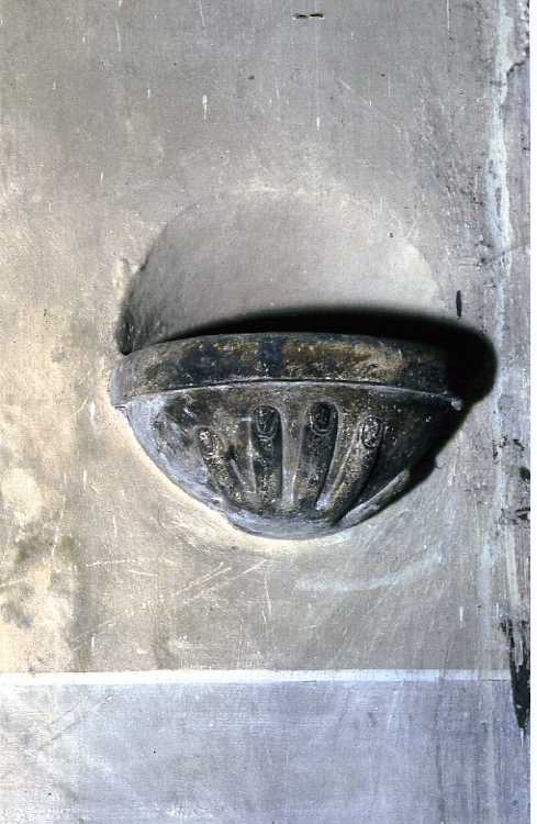 acquasantiera da parete - bottega campana (sec. XIX)