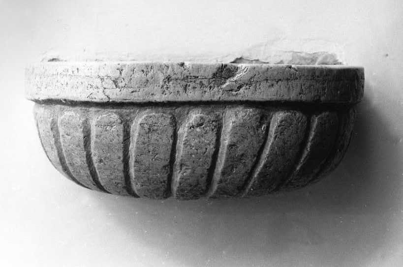 acquasantiera - bottega campana (sec. XVIII)