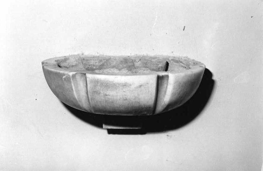 acquasantiera da parete, serie - bottega campana (sec. XVIII)