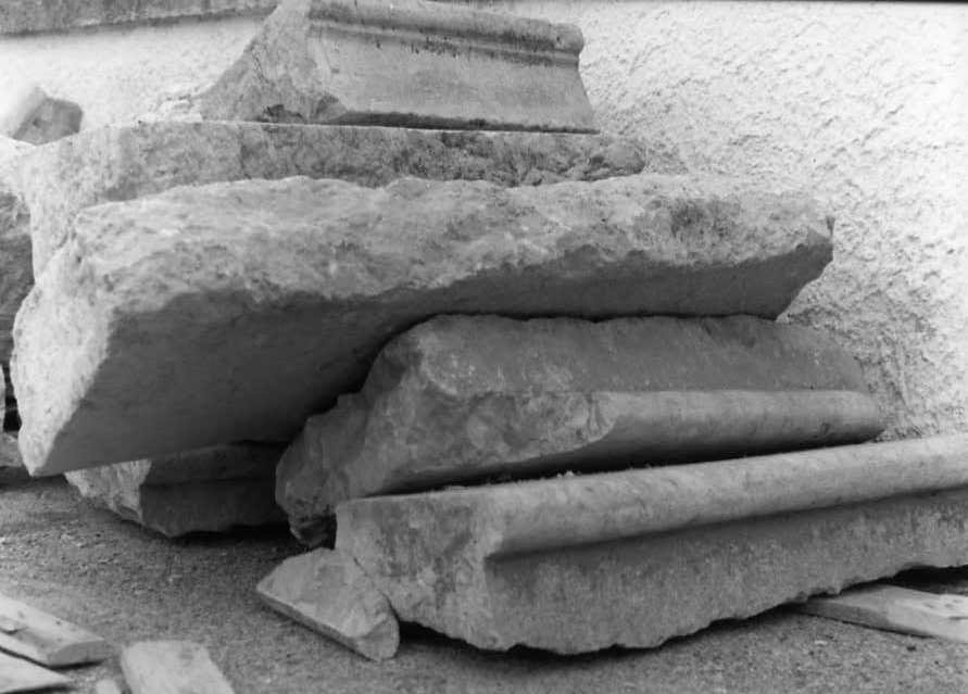 scalino, frammento - bottega campana (fine/inizio secc. XVIII/ XIX)