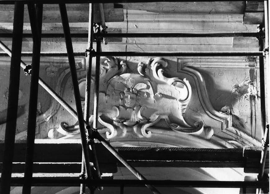 motivi decorativi floreali (decorazione plastica) - bottega campana (sec. XVIII)