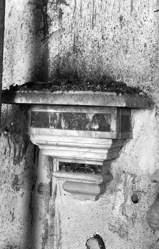 mensola - angolare - bottega campana (prima metà sec. XVIII)