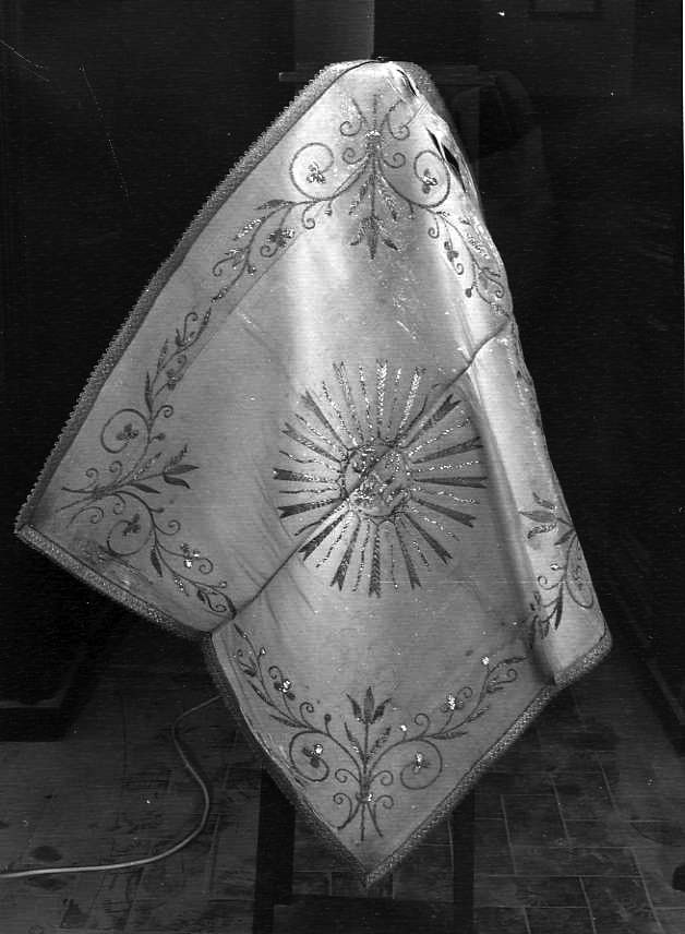 motivi decorativi floreali (velo di calice) - manifattura campana (prima metà sec. XIX)