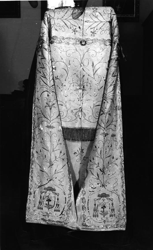 motivi decorativi floreali (piviale) - manifattura campana (sec. XIX)