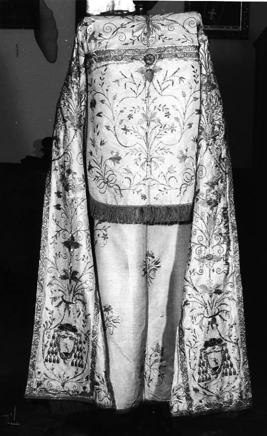 motivi decorativi floreali (piviale) - manifattura campana (sec. XIX)