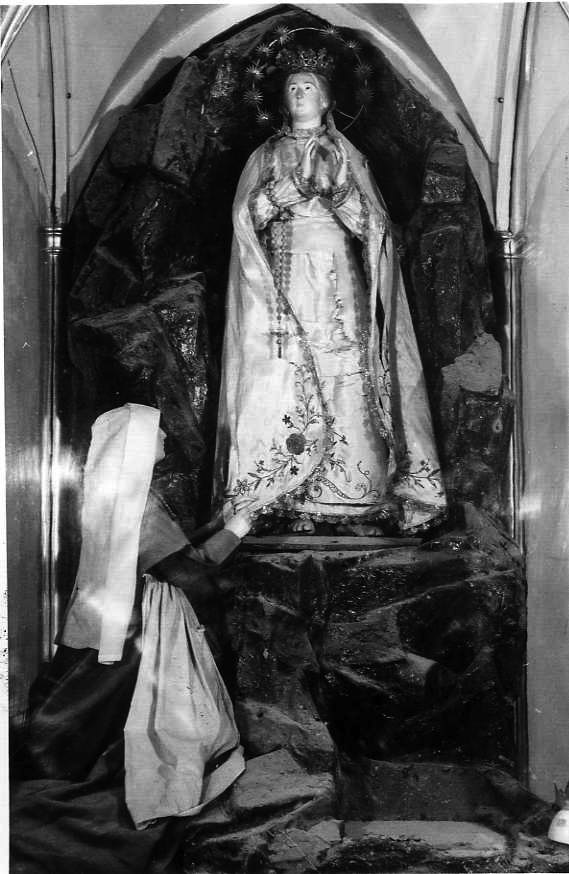 Madonna di Lourdes e Santa Bernardette (gruppo scultoreo) - bottega campana (fine sec. XIX)