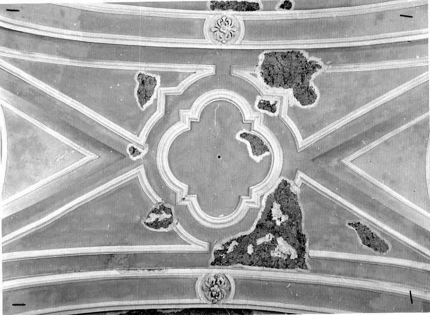 motivi decorativi geometrici e vegetali (decorazione plastica) - bottega campana (prima metà sec. XVIII)